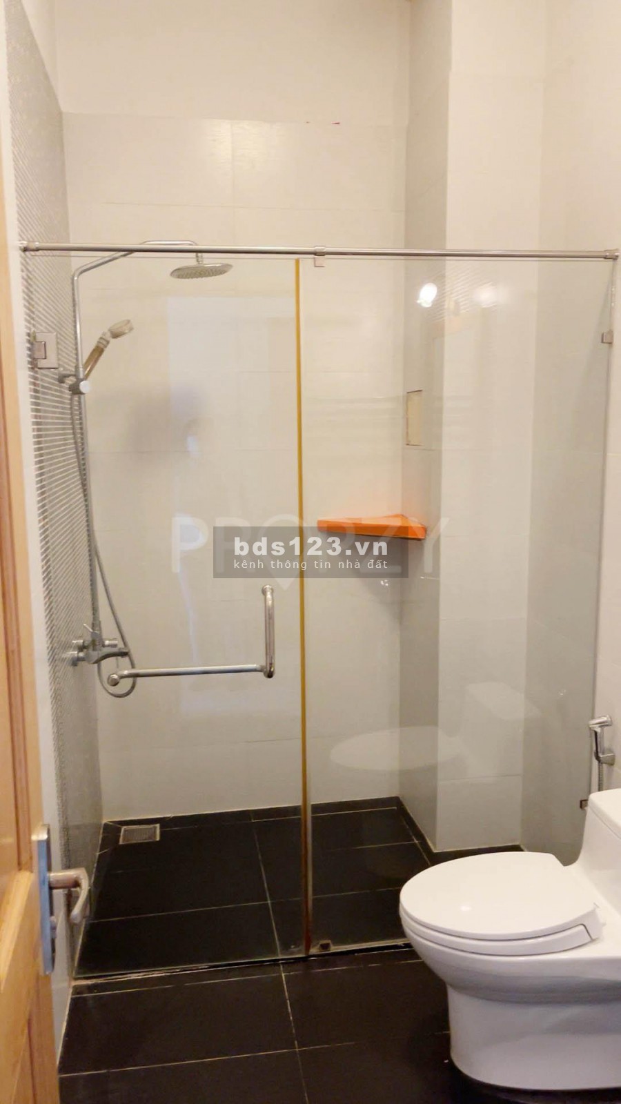 Thuê nhà phố nguyên căn 1 trệt 2 lầu hẻm xe hơi phường Tân Phú Quận 7