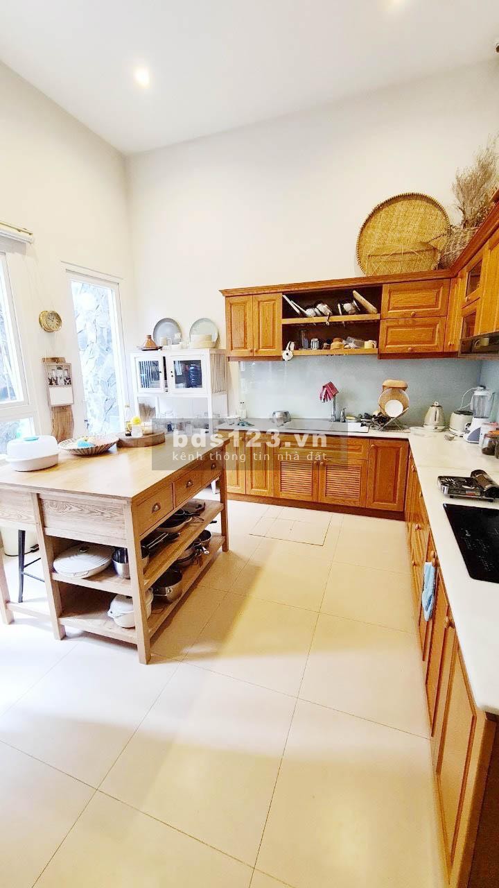 Thuê nhà phố nguyên căn 1 trệt 2 lầu hẻm xe hơi phường Tân Phú Quận 7