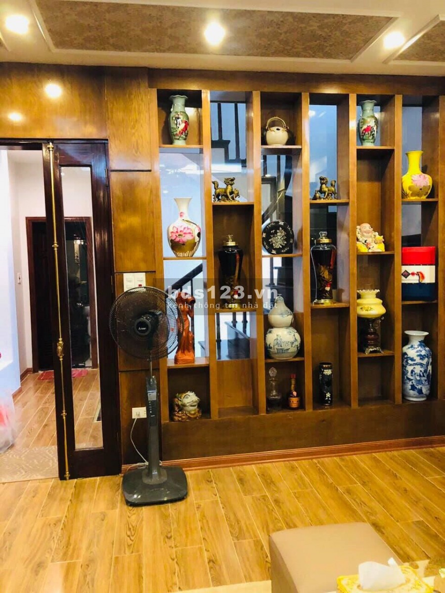 Bán nhà Xuân Thủy Cầu Giấy, dtsd 52m2, 5 tầng đúc, giá hơn 4 tỷ