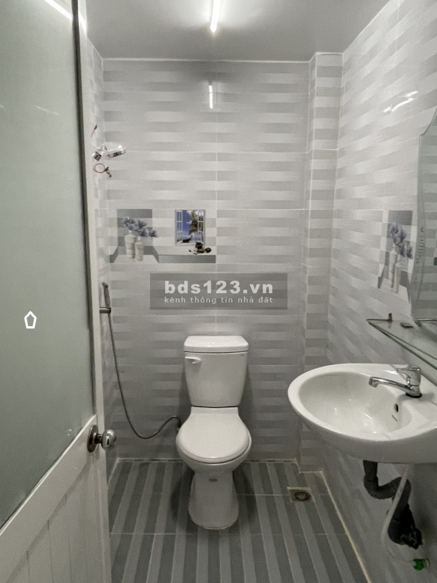 Nhà Vườn Lài nguyên căn 1 trệt, lầu, 2PN, 2WC, 2 máy lạnh, giá 9 triệu/tháng