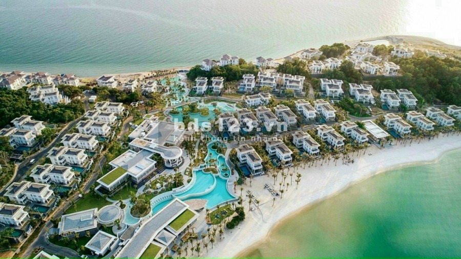 Hỗ trợ vé máy bay tham quan biệt thự biển Hải Giang Hưng Thịnh nằm kế bên casino