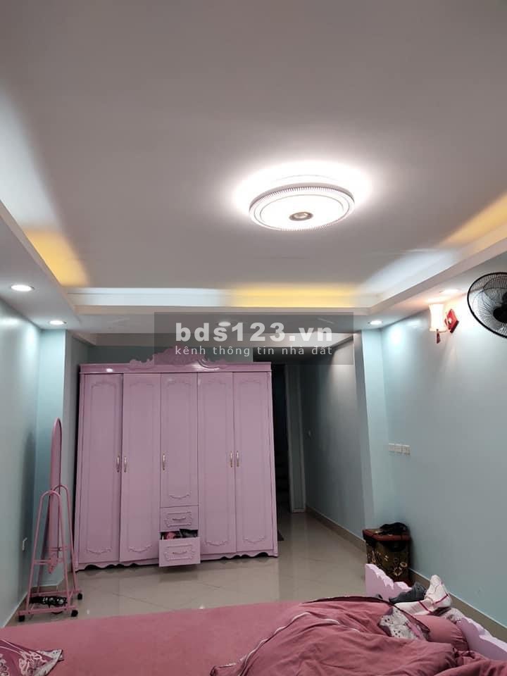 Cần bán gấp nhà đẹp gần ô tô nhà mới về ở ngay, khu dân cư, gần chợ