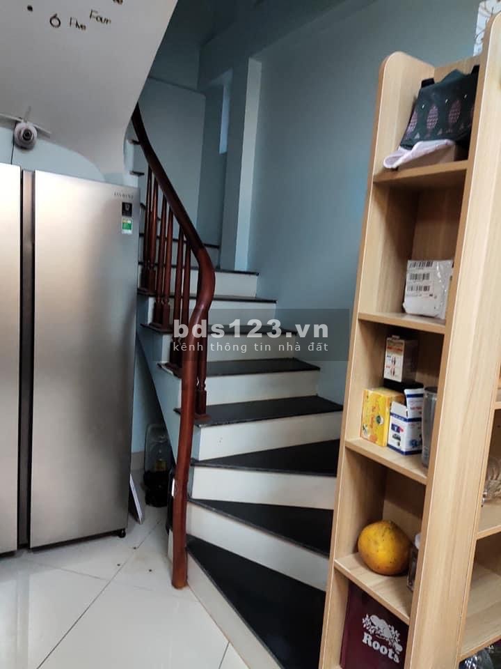 Cần bán gấp nhà đẹp gần ô tô nhà mới về ở ngay, khu dân cư, gần chợ