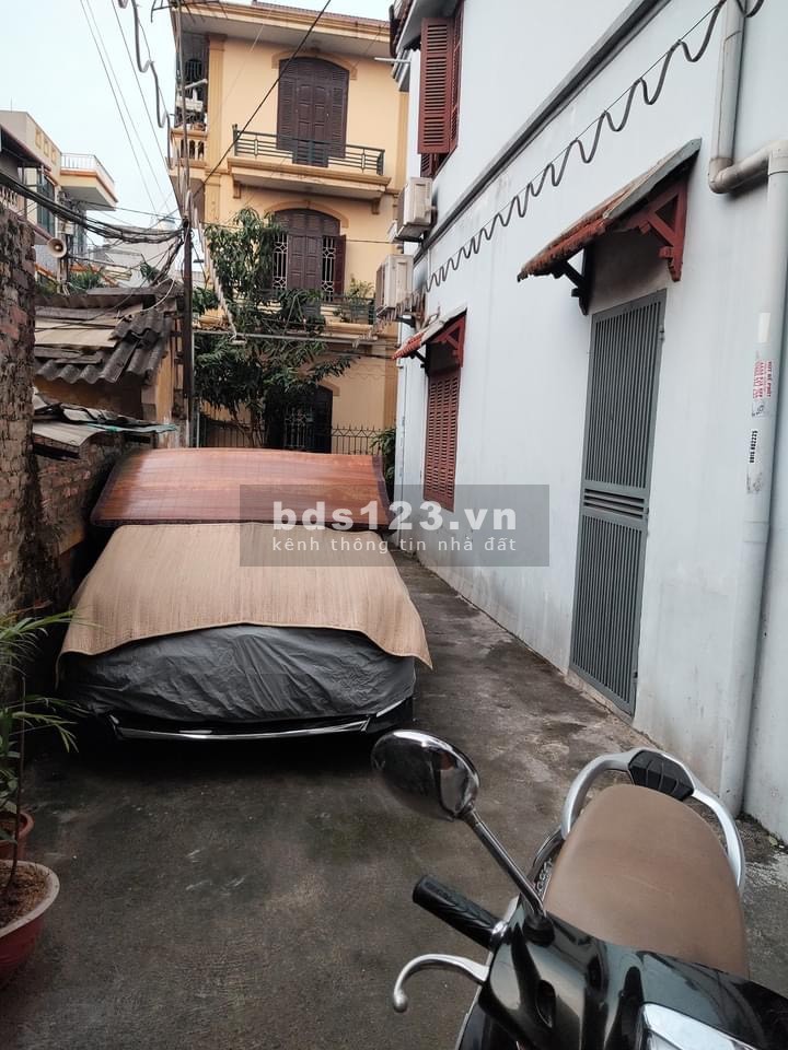 Cần bán lô đất Vũ Xuân Thiều 50m2, mt 5.2m, ngõ nông, ô tô 7 chỗ đậu trước nhà, giá rẻ