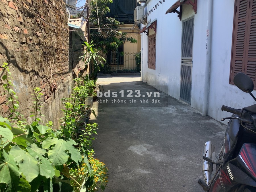 Cần bán lô đất Vũ Xuân Thiều 50m2, mt 5.2m, ngõ nông, ô tô 7 chỗ đậu trước nhà, giá rẻ