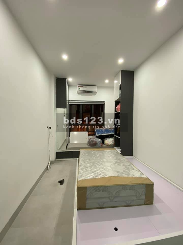 Bán nhà phố Bạch Mai, quận Hai Bà Trưng, tặng nội thất xịn, 20m2, 5 tầng, nhỉnh 2 tỷ