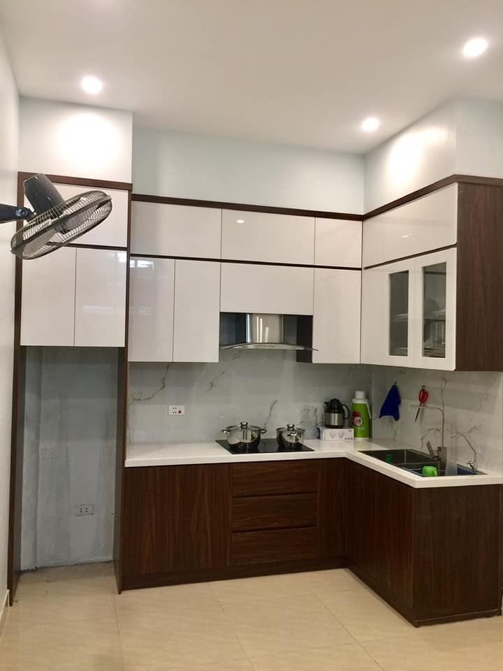 Nhà đẹp nhỏ xinh Cầu Giấy đẹp mê ly 37m2, 4 tầng, giá 4 tỷ.