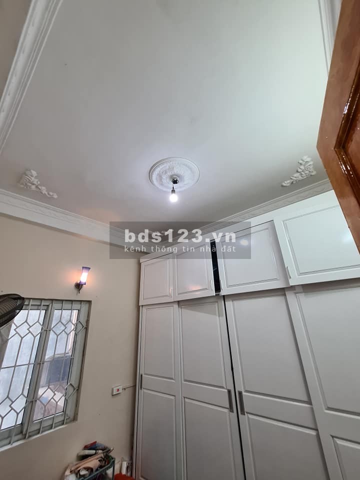 Bán nhà Quận Cầu Giấy Hoàng Quốc Việt 5 tầng 6 phòng ngủ giá 4.5 tỷ