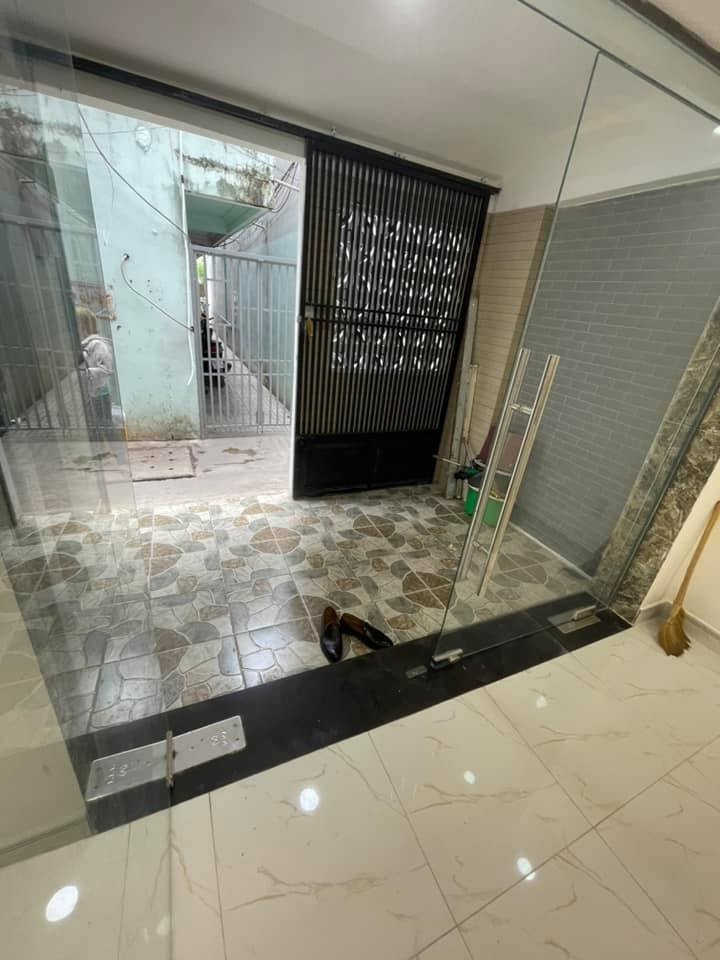 Bán gấp nhà hẻm Trần Xuân Soạn Quận 7 tiện ích xung quanh đầy đủ