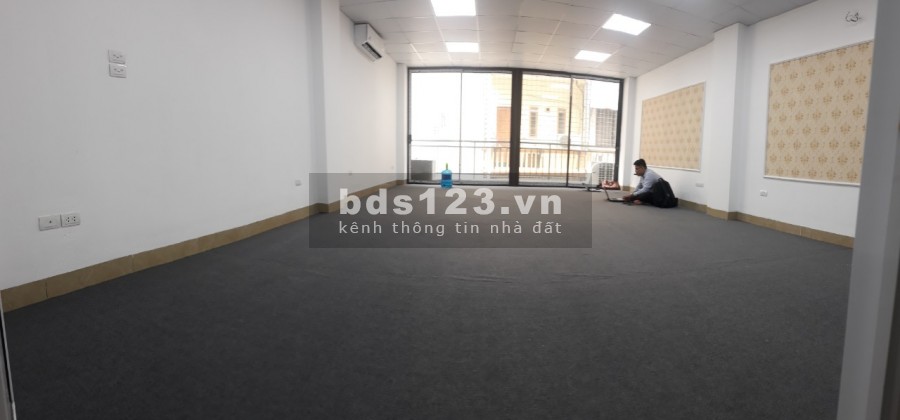 Cho thuê sàn văn phòng mặt phố Giáp Nhất Thanh Xuân, khu dân cư đông