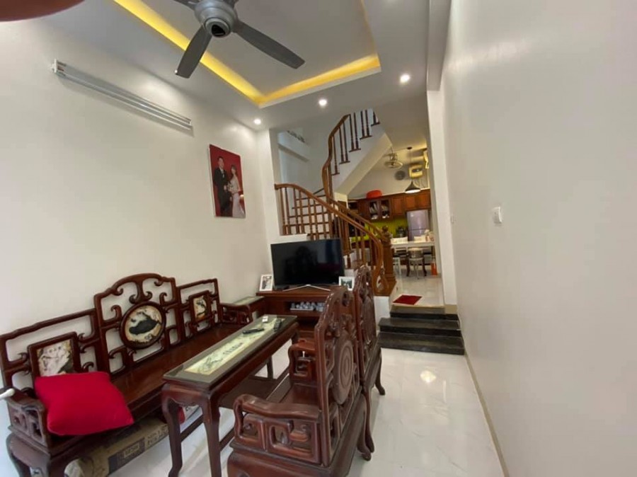 Căn duy nhất tại Mỹ Đình nguyên căn 5 tầng, giá chỉ 4 tỷ, ô tô đỗ cửa