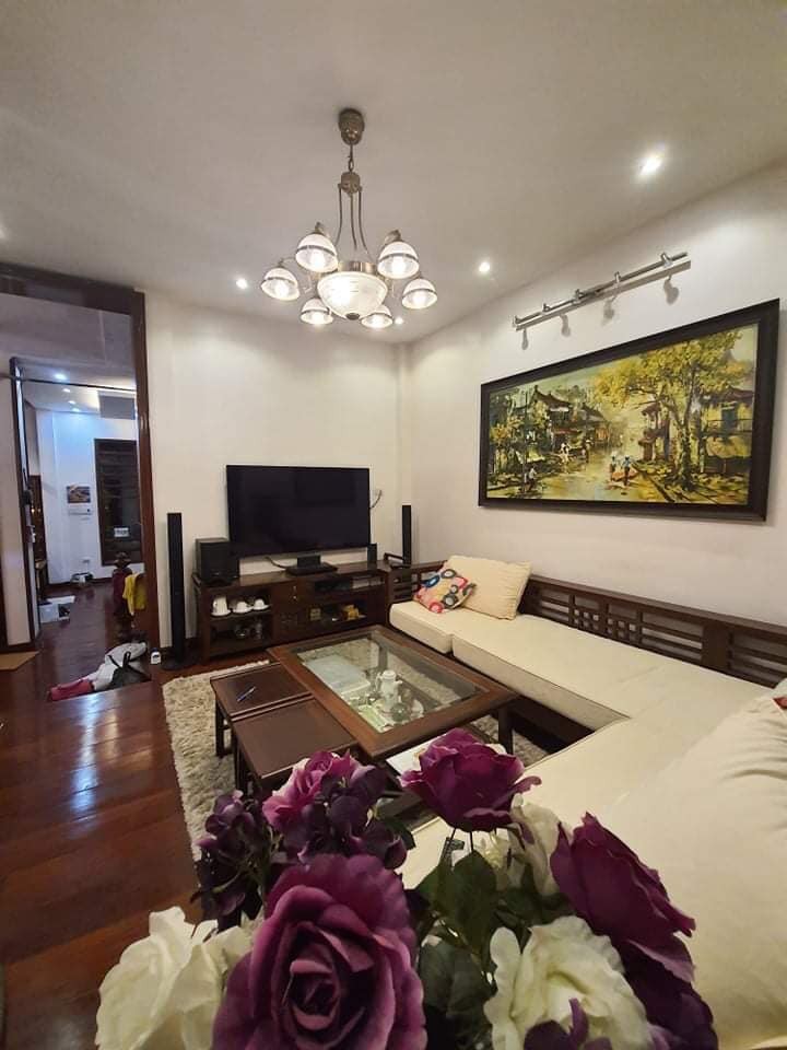 Bán gấp nhà Hoa Bằng, dt 98m2, mt 9m, gara ô tô ba mặt thoáng, giá bán 12 tỷ