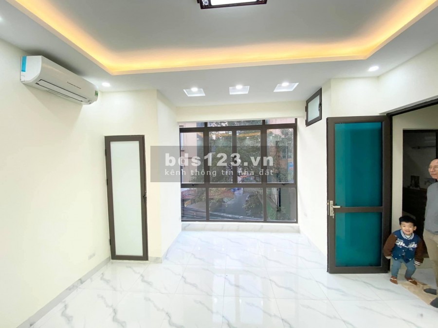 Bán gấp nhà Đại Cồ Việt mặt phố lô góc giá chỉnh 5 tỷ, lhcc