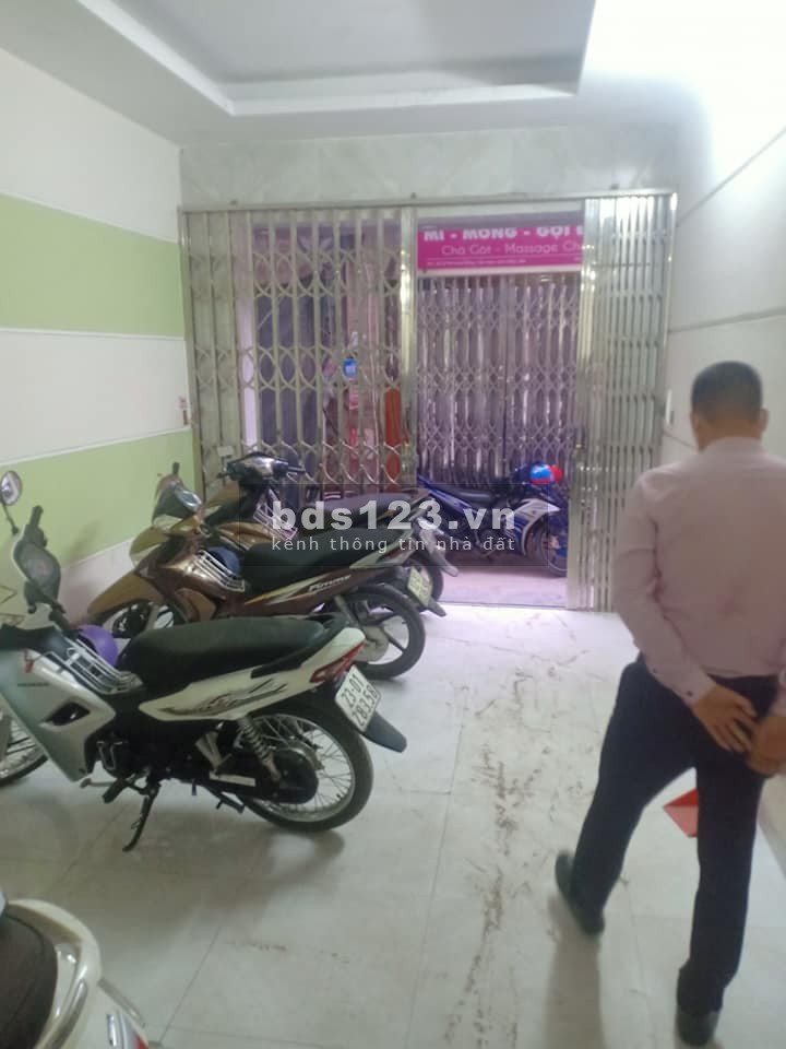 Bán nhà Hoa Bằng, dtsd 50m2, 5 tầng, khách mua ở hoặc cho thuê giữ tiền