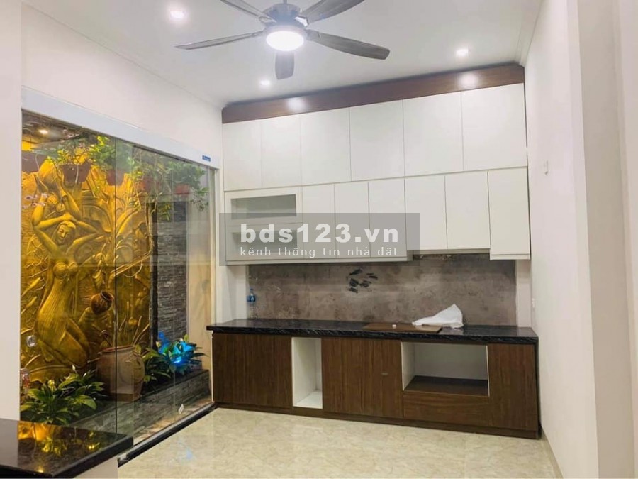 Bán nhà mới, lô góc, gần ô tô tránh, trung tâm Hai Bà Trưng. 4 tầng, dt 50 m2, mt 4.3m, nhỉnh 4 Tỷ
