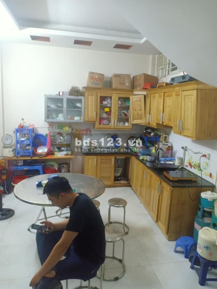 Bán nhà Hoa Bằng, dtsd 50m2, 5 tầng, khách mua ở hoặc cho thuê giữ tiền