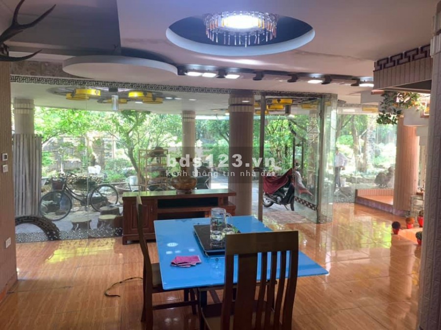 Bán gấp 2000m đất có nhà sổ đỏ vuông, lô góc tại Sóc Sơn, Nội Bài. Giá 18 tỷ. 0982668023
