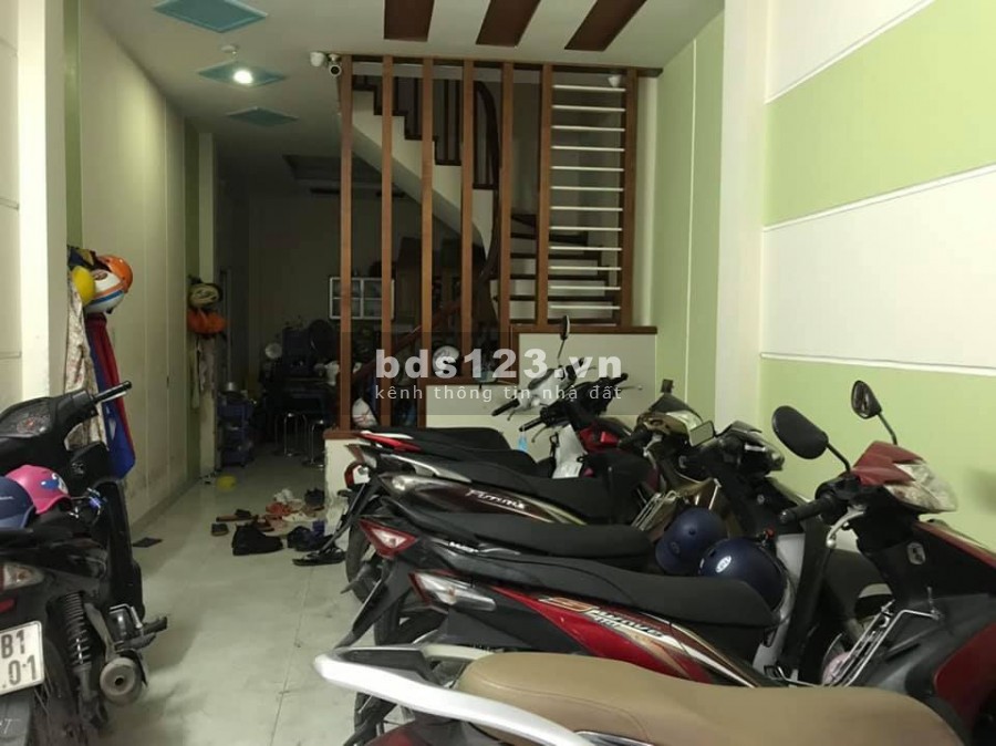 Bán nhà Hoa Bằng, dtsd 50m2, 5 tầng, khách mua ở hoặc cho thuê giữ tiền