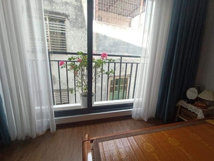 Bán nhà mặt Đào Tấn diện tích 50m2, kết cấu 5 tầng đúc, giá đầu tư