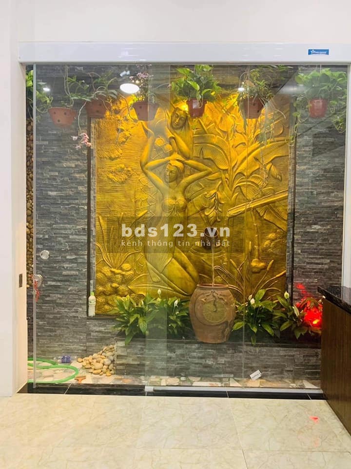 Bán nhà mới, lô góc, gần ô tô tránh, trung tâm Hai Bà Trưng. 4 tầng, dt 50 m2, mt 4.3m, nhỉnh 4 Tỷ