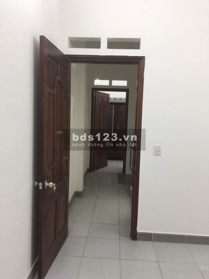 Chủ nợ ngân hàng,bán nhà siêu rẻ Ngọc Thụy, Long Biên, 38 m2, 4 tầng, 2.25 tỷ,ở ngay.