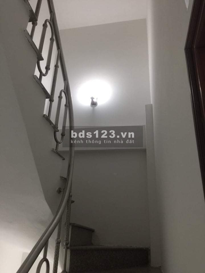 Chủ nợ ngân hàng,bán nhà siêu rẻ Ngọc Thụy, Long Biên, 38 m2, 4 tầng, 2.25 tỷ,ở ngay.