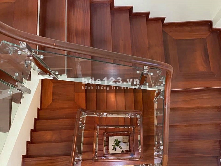 Bán nhà Quận Hà Đông, vị trí trung tâm, phân lô, ô tô đỗ cửa, dy 52m2, 6 tầng, giá 6.65 tỷ