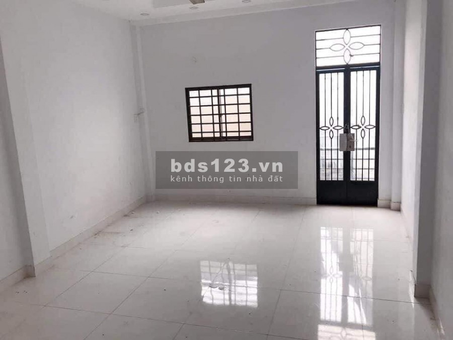 Bán nhà siêu rẻ, nguyên căn đúc kiên cố, dt 25m2, giá 2.4 tỷ,lh 0906762548