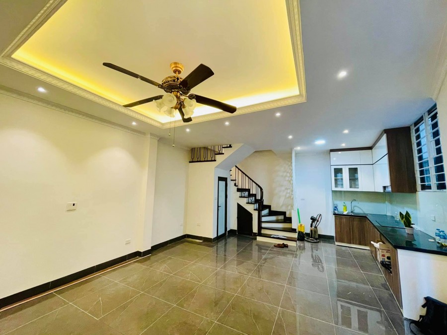 Nhà đẹp Mỹ Đình ở luôn ngõ đẹp, rộng dt 40m2, 6 tầng, mặt tiền 6.5m giá 4 tỷ