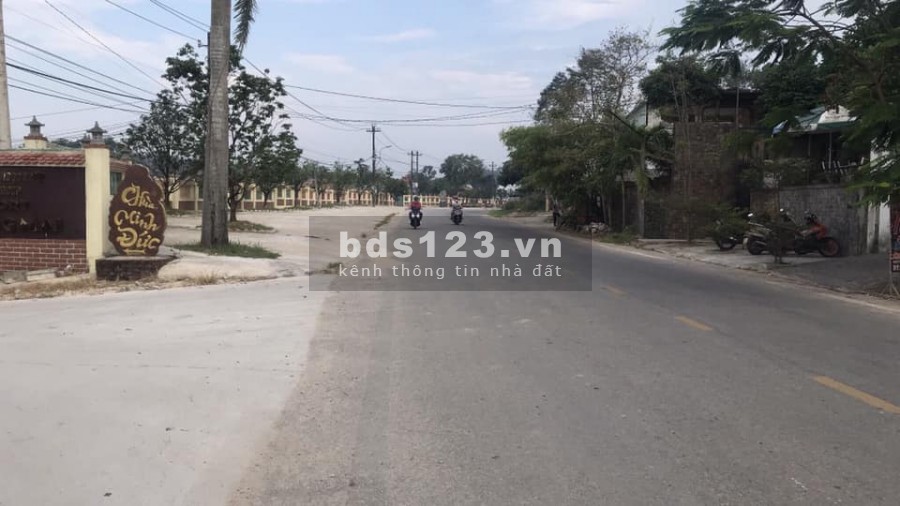 Cần bán đất kiệt ô tô Khải Định, dt 211m2, chỉ 9 triệu/m2, lh 0702788074 Ms Vân