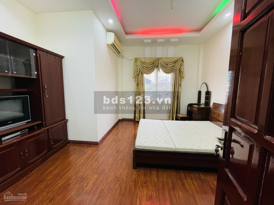 Bán nhà đường Hoàng Mai, 58m,MT10m, Oto, KD Đỉnh,Nhỉnh 5 tỷ, 0877771009