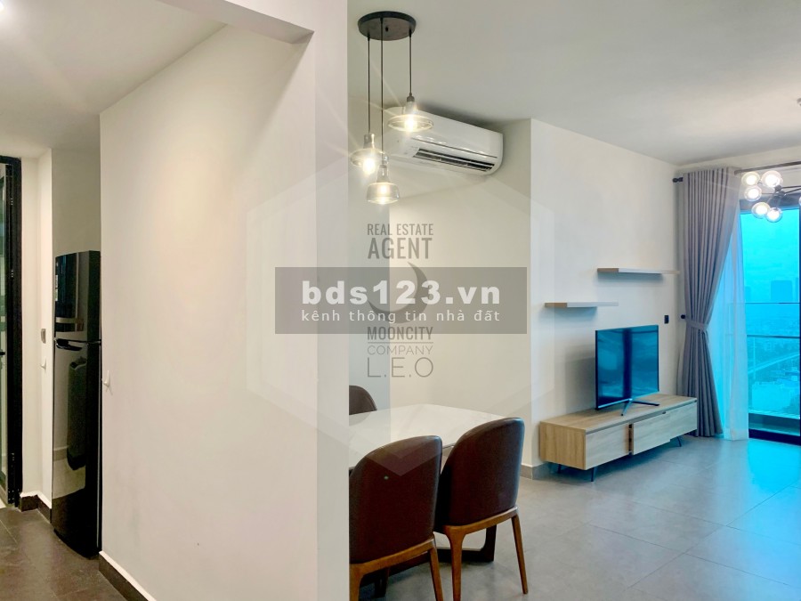 Cho thuê căn hộ cao cấp 2 phòng ngủ, có sẵn đầy đủ nội thất, dt 76m2