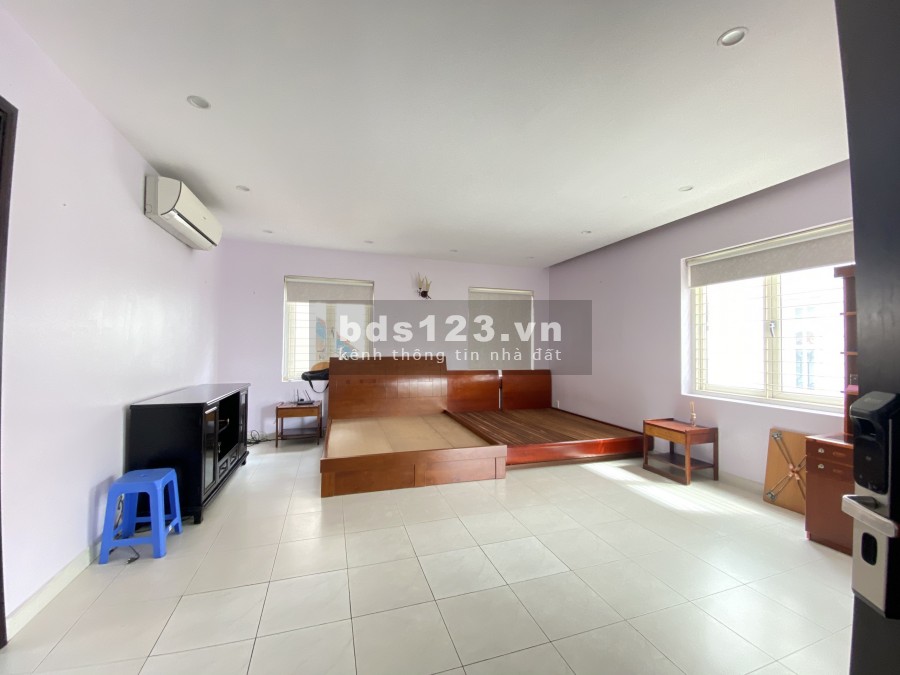 Villa rộng 590m2 gara, trệt lửng 2 lầu 4PN full nội thất, Thảo Điền Quận 2