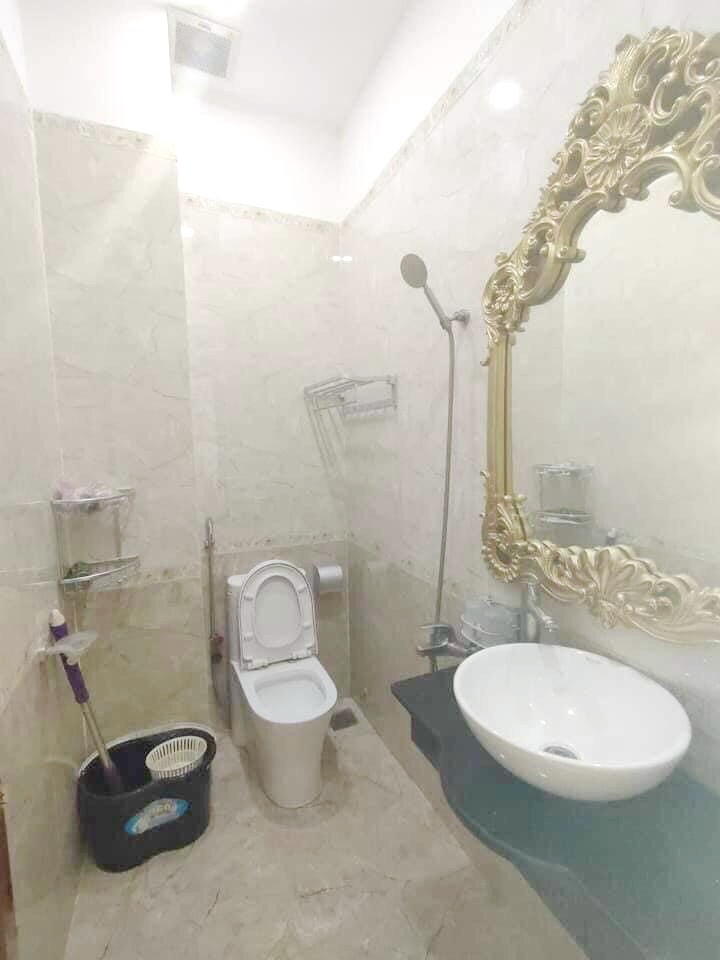 Nhà (3.6*18m, 3 lầu, 6PN, 6WC) mặt tiền đường chình Đào Cam Mộc P4 Q8