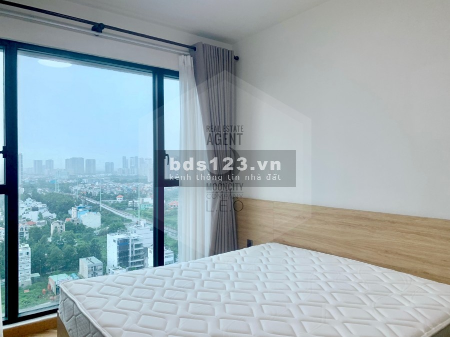 Cho thuê căn hộ cao cấp 2 phòng ngủ, có sẵn đầy đủ nội thất, dt 76m2