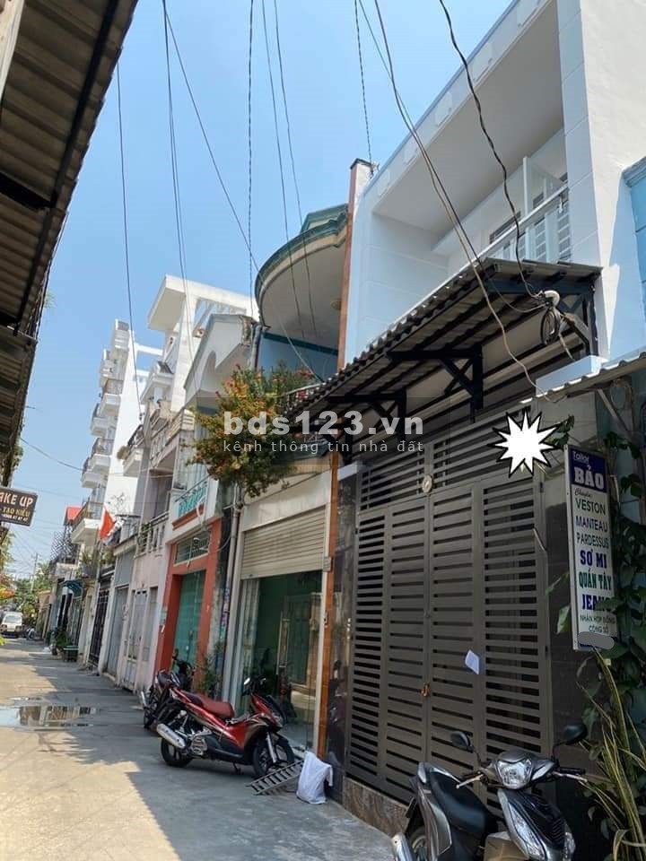 Nhà hẻm xe hơi, cạnh Chợ Tân Trụ, hẻm Nguyễn Sỹ Sách, giá 4.3 tỷ, lhcc