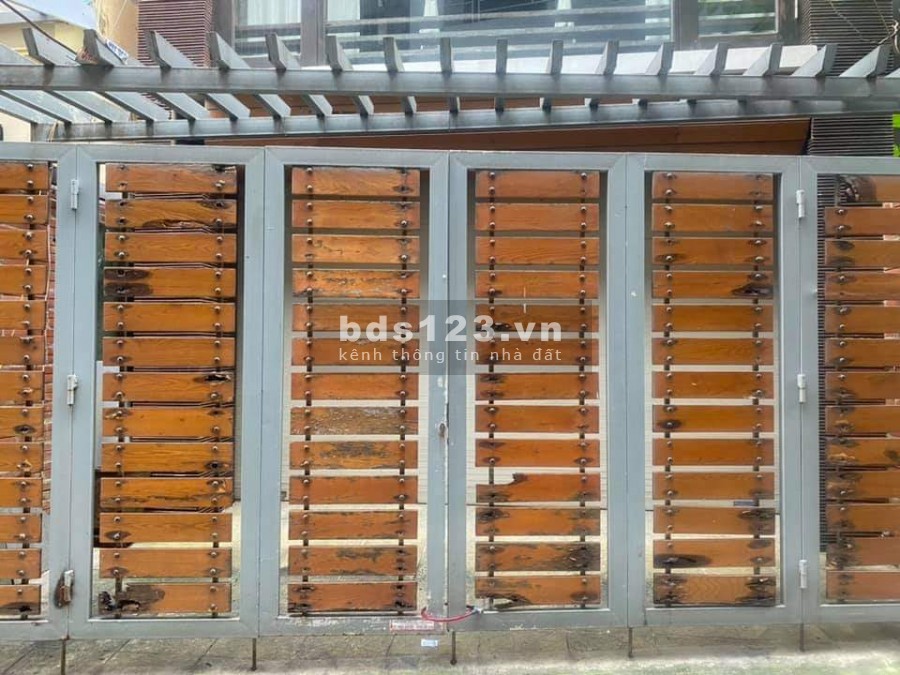 Biệt thự Cầu Giấy. 80mX5.2mMT. Dành cho khách cần sự yên tĩnh. Giá 13.6 tỷ.