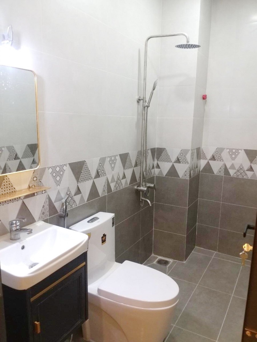 Nhà mới, đẹp, diện tích 3.8*10m, 2 lầu, ST hẻm Dương Bá Trạc Phường 2 Quận 8