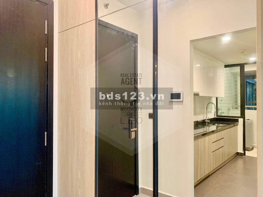 Cho thuê căn hộ cao cấp 2 phòng ngủ, có sẵn đầy đủ nội thất, dt 76m2