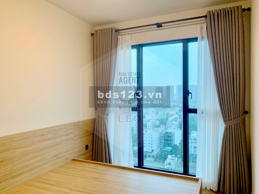 Cho thuê căn hộ cao cấp 2 phòng ngủ, có sẵn đầy đủ nội thất, dt 76m2
