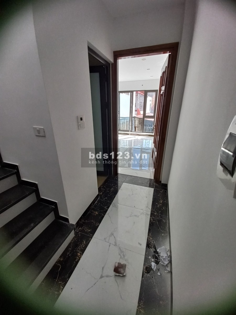 Bán Nhà An sinh Đặng Tiến Đông mới đẹp 35M x 5T, có thêm sân riêng 10m ra mặt phố, giá 4.7 tỷ