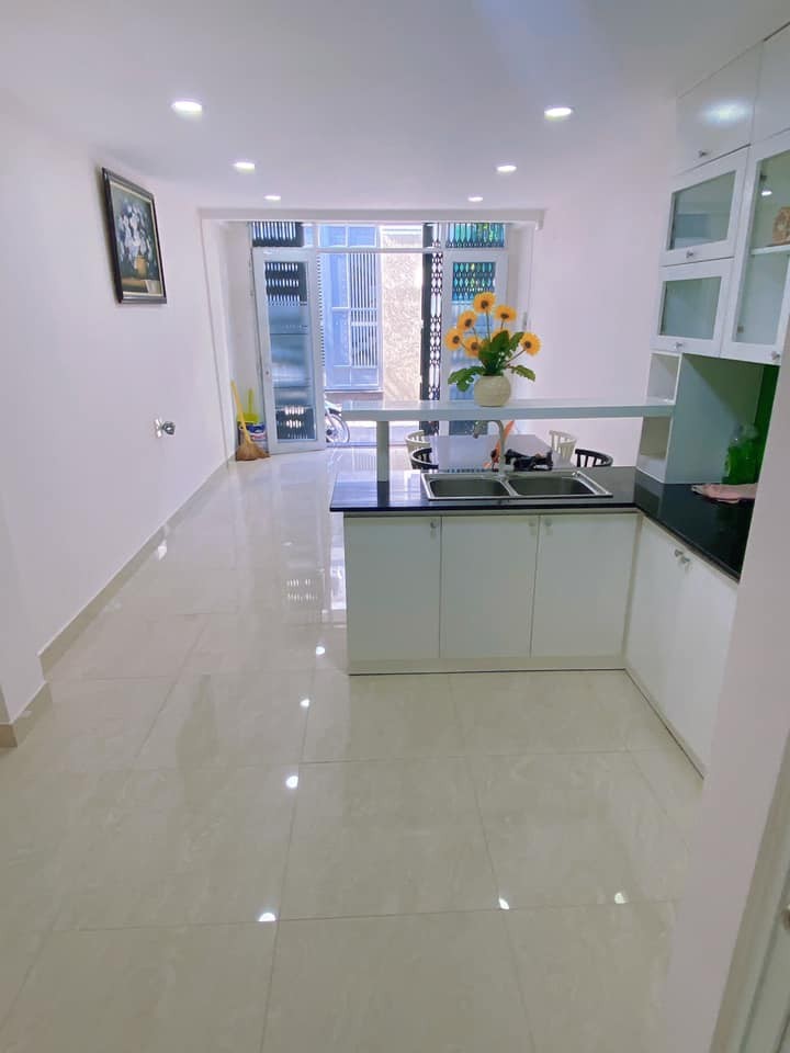 Bán nhà hẻm 351 Lê Đại Hành, Phường 13, Quận 11, dt 44m2, 4PN, 4WC, 4 Tầng, giá 4 tỷ 7