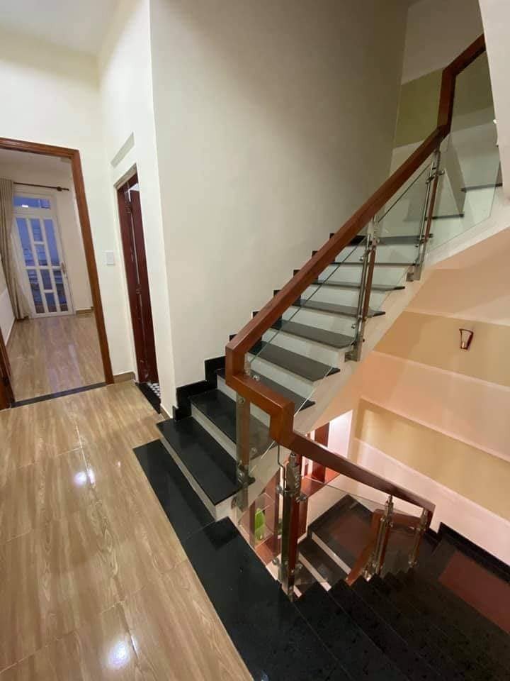 Bán nhà hẻm 351 Lê Đại Hành, Phường 13, Quận 11, dt 44m2, 4PN, 4WC, 4 Tầng, giá 4 tỷ 7
