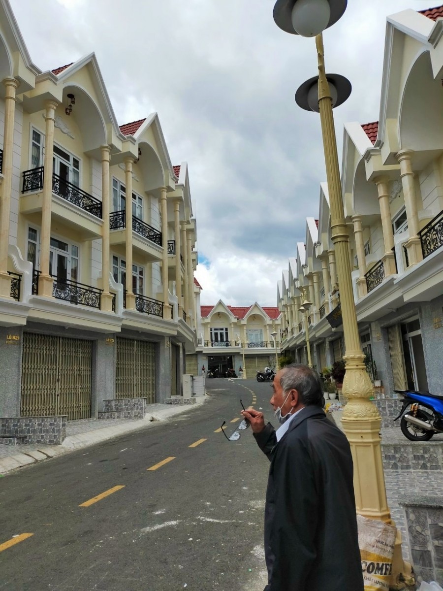 Cần bán căn biệt thự liền kế, nhà mới xây trong khu nghỉ dưỡng cao cấp Golden Hills
