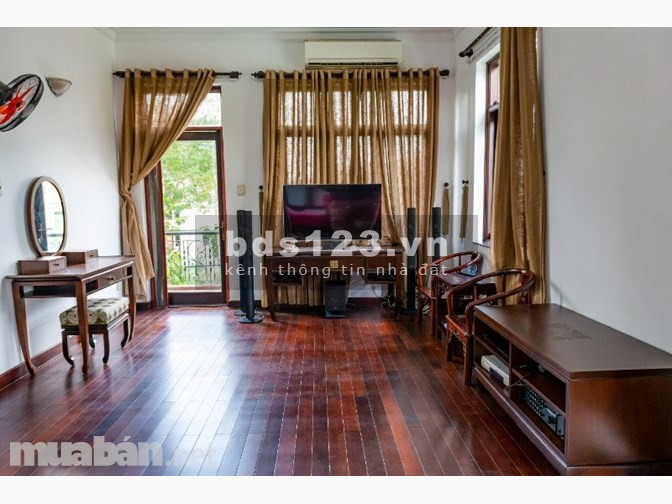 Cho thuê căn Villa dt 18x20m hôd bơi, sân vườn, 2 lầu đúc, 8 pn Thảo Điền Quận 2