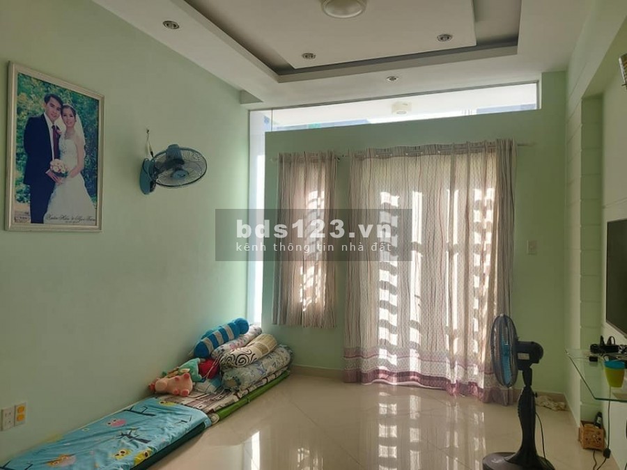 Cần bán gấp nhà Mặt tiền, 1p ra chợ Tân Hương, Ngang 5M, 60M2, chỉ 4.7 Tỷ.