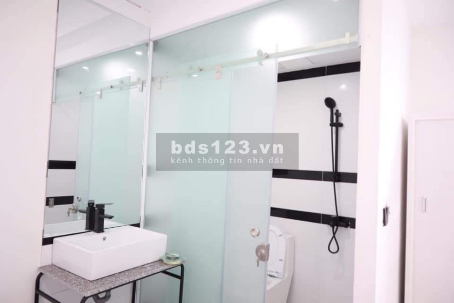 Bán tòa CHDV cao cấp Cầu Giấy, cam kết thuê lại 45 triệu/ 1 tháng