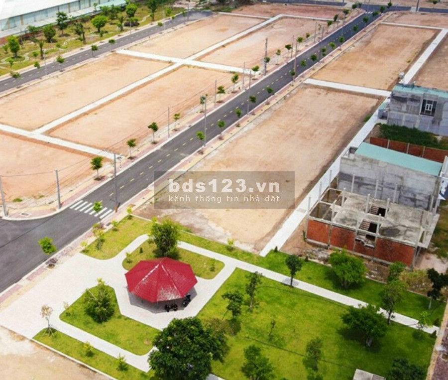 Bán đất ngay tthc Bàu Bàng mt Quốc Lộ 13 sổ sẵn full thổ cư, giá thương lượng