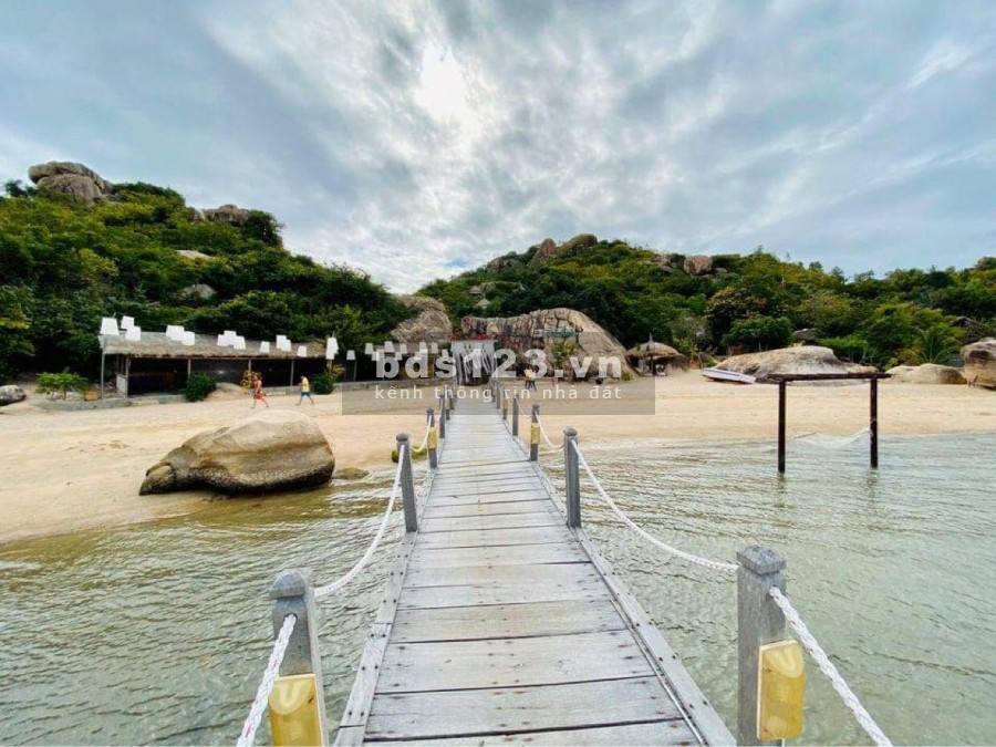 Bán khu nghĩ dưỡng Cam Ranh Khánh Hòa, giá bán 130 tỷ, lh 0376172828