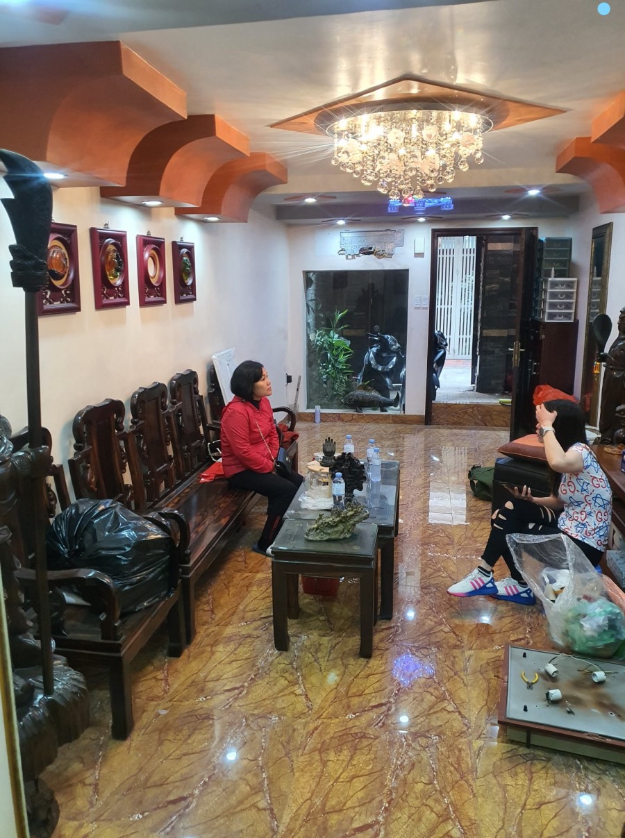 Bán nhà phân lô Thái Thịnh, dt 56m2, 4 tầng, mt 4m, giá 5.6 tỷ, phân lô ô tô cạnh nhà